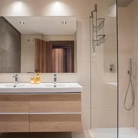 Apartment New Modern 3 Bedrooms With Ocean Views